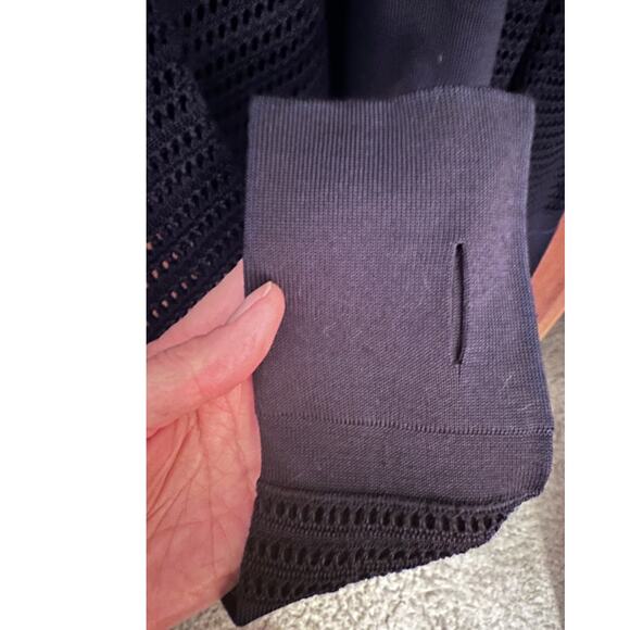 Salvatore Ferragamo  navy silk/wool long sleeve layer with thumbholes; size Med - Picture 4 of 4